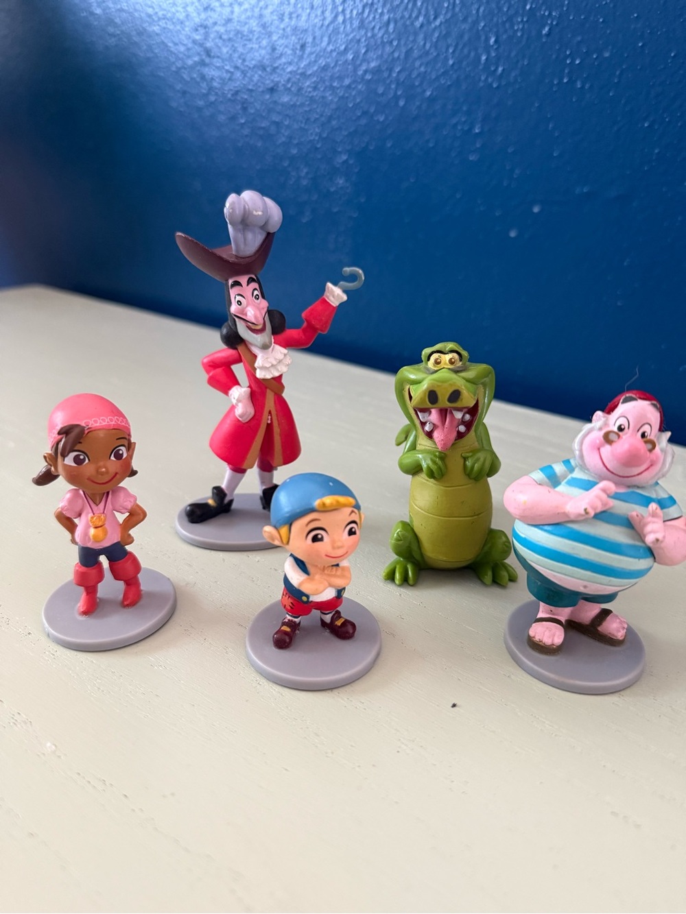 Lot of 5 Disney Peter Pan Jake and the Neverland Pirates Action Figure Figurines
